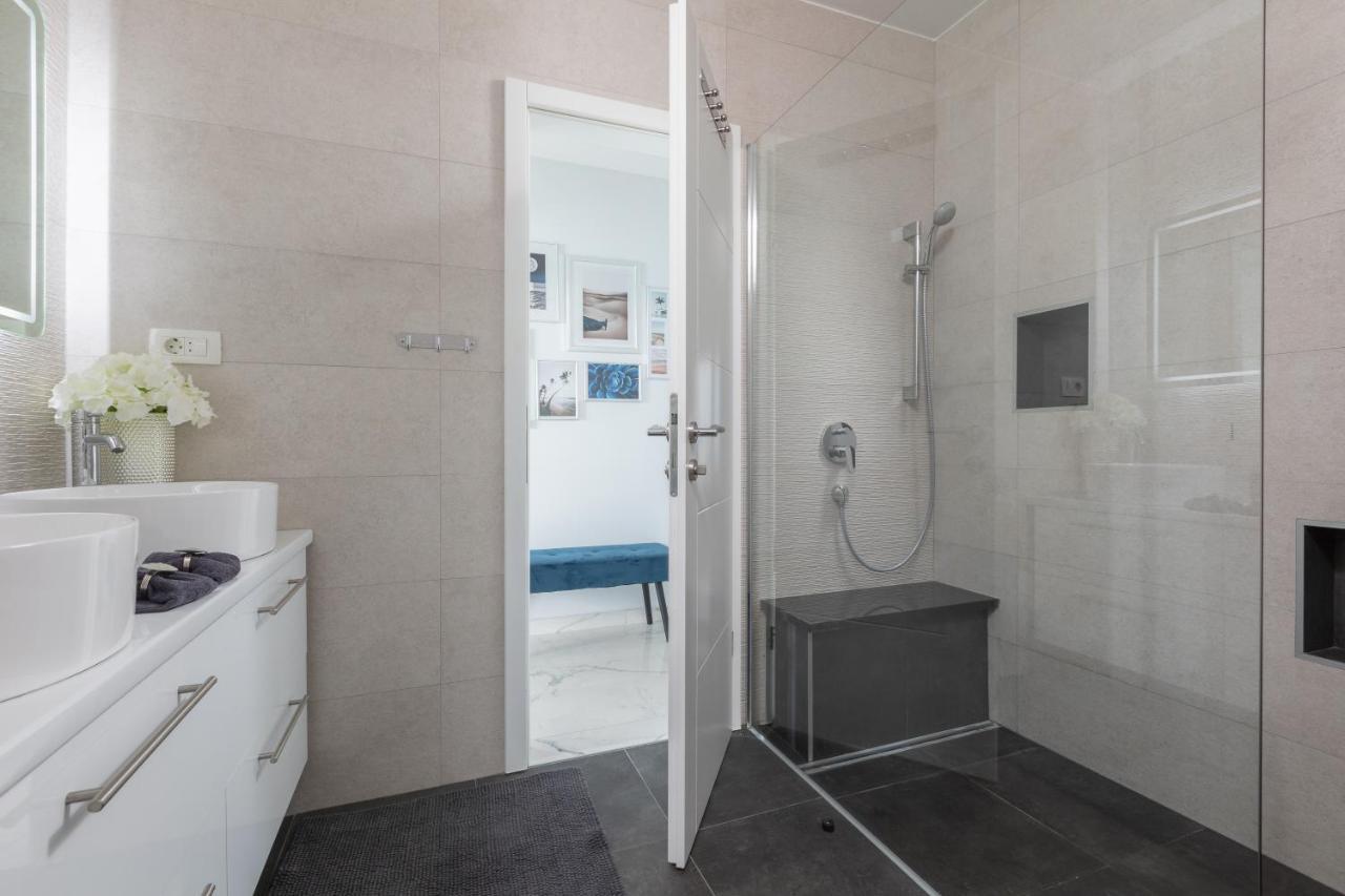 Luxury Holiday Home Dioniz Podgora Ruang foto