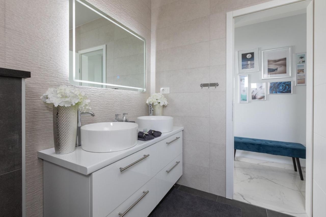 Luxury Holiday Home Dioniz Podgora Ruang foto